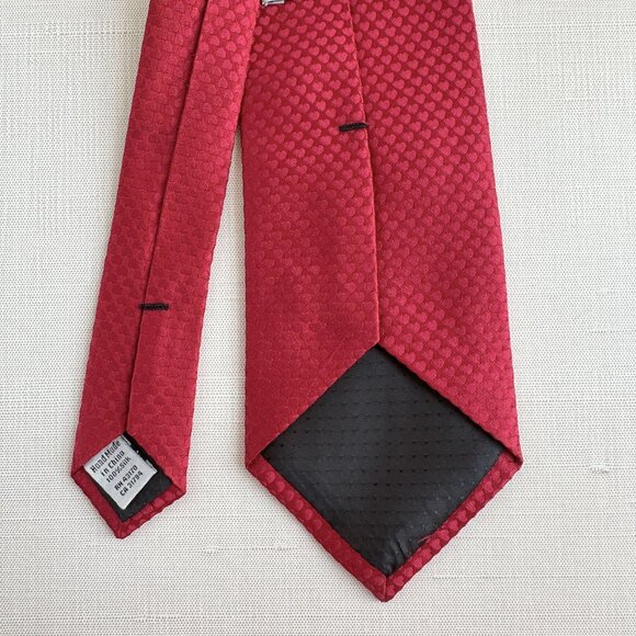 Geoffrey Beene Silk Tie 1990s, Red Heart Pattern, Vintage 100% Silk Necktie - Picture 6 of 10
